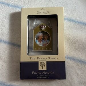 Hallmark Gold Family Tree Photo Holder